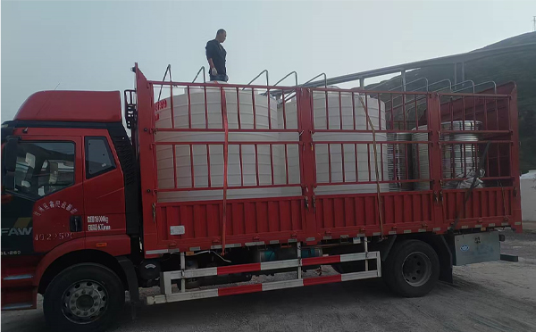 乌鲁木齐立式运输桶安排发货现场