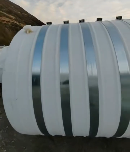 圆形乌鲁木齐塑料桶批量交付案例：结构稳定，适配多行业液体储运需求